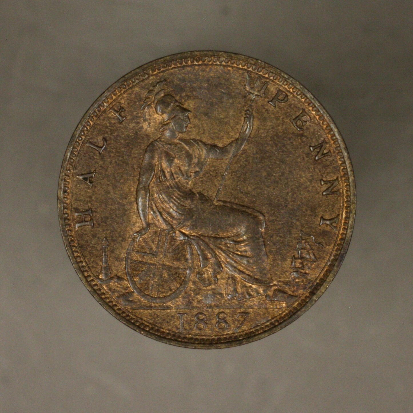 Great Britain 1887 half 1/2 Penny unc some red