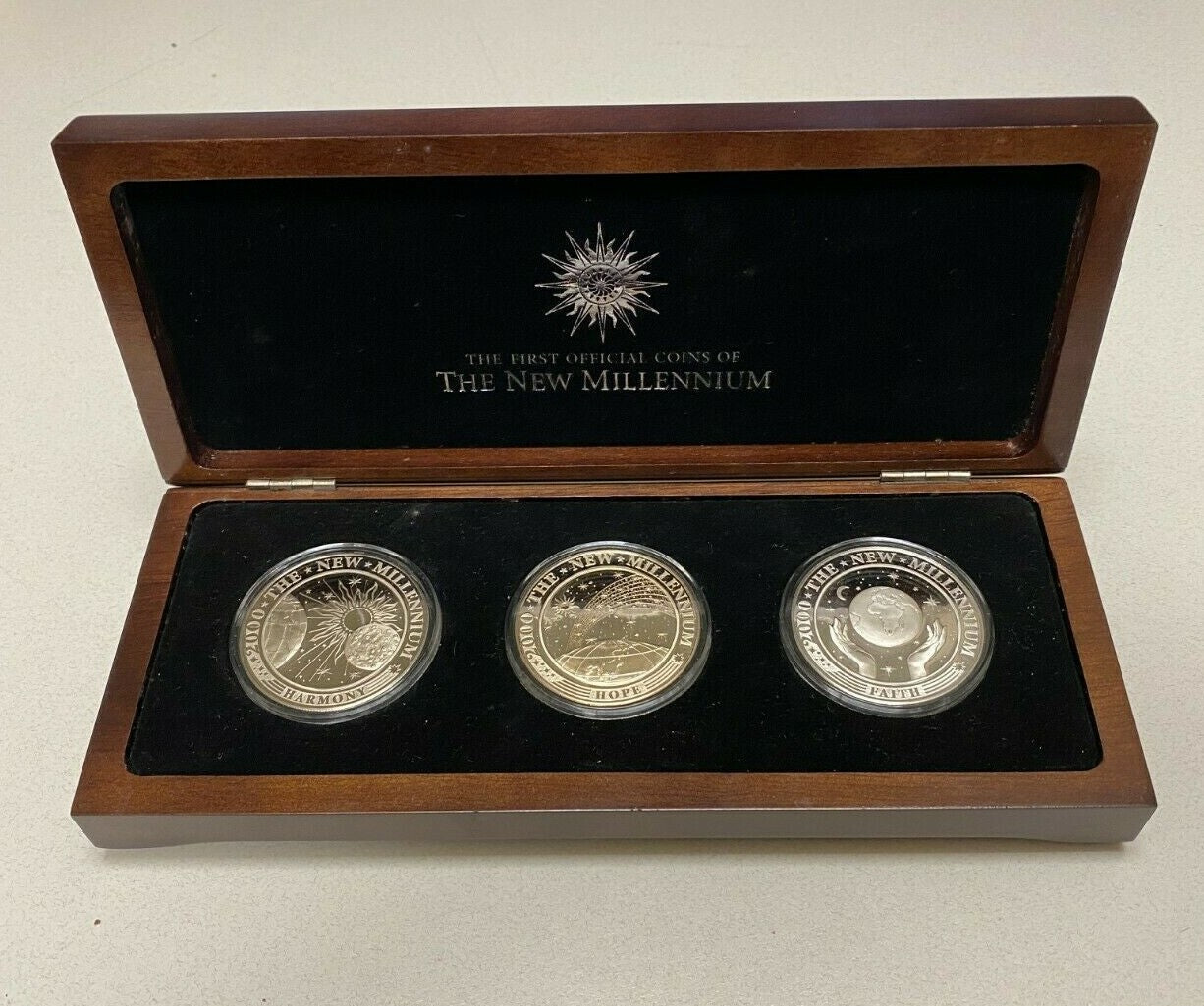 Kiribati 2000 $5 $10 $20 Millennium Set in Box PS 4   B195