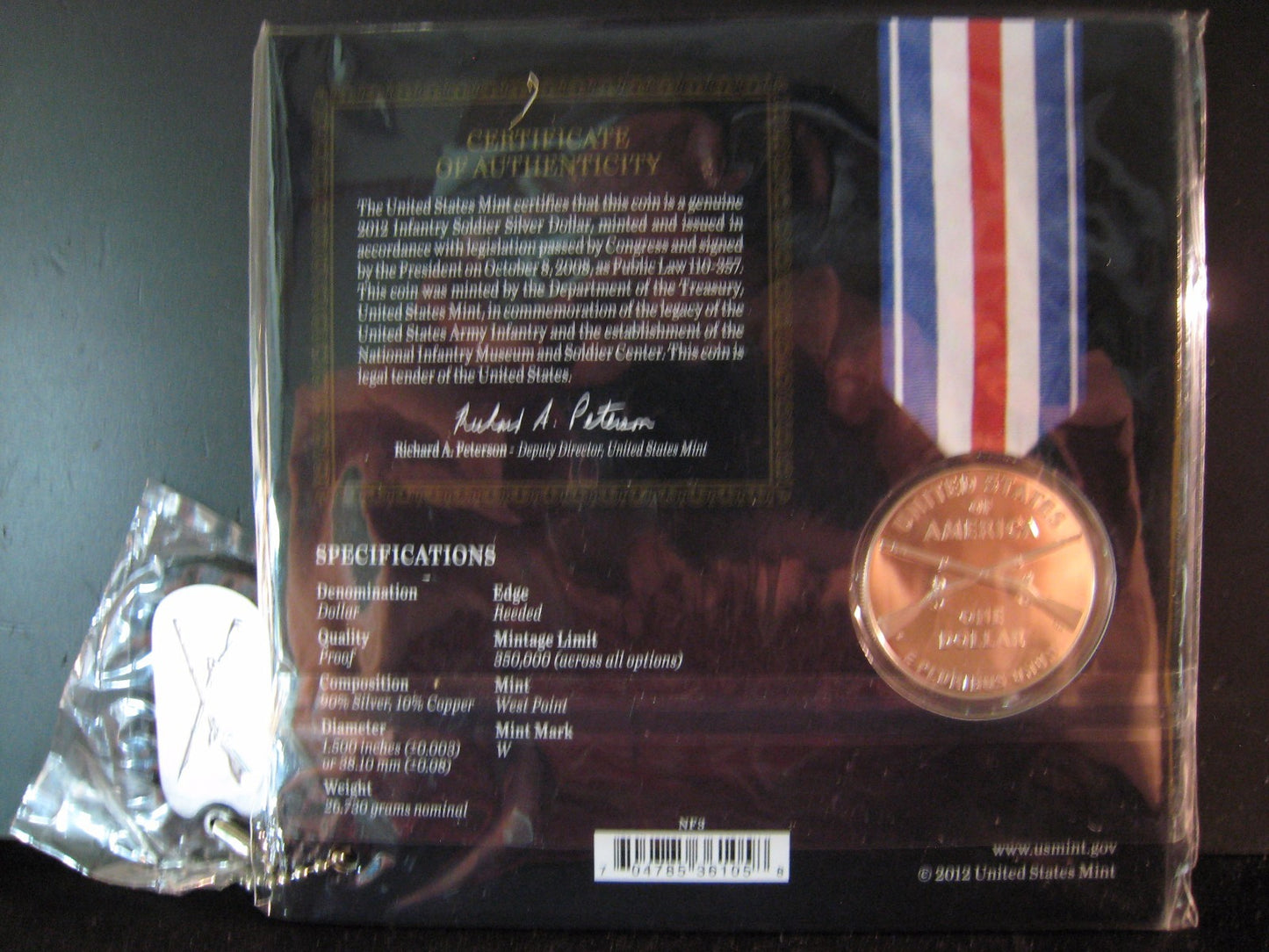 2012 U.S. Mint Infantry Soldier Silver Dollar w/dog tag 